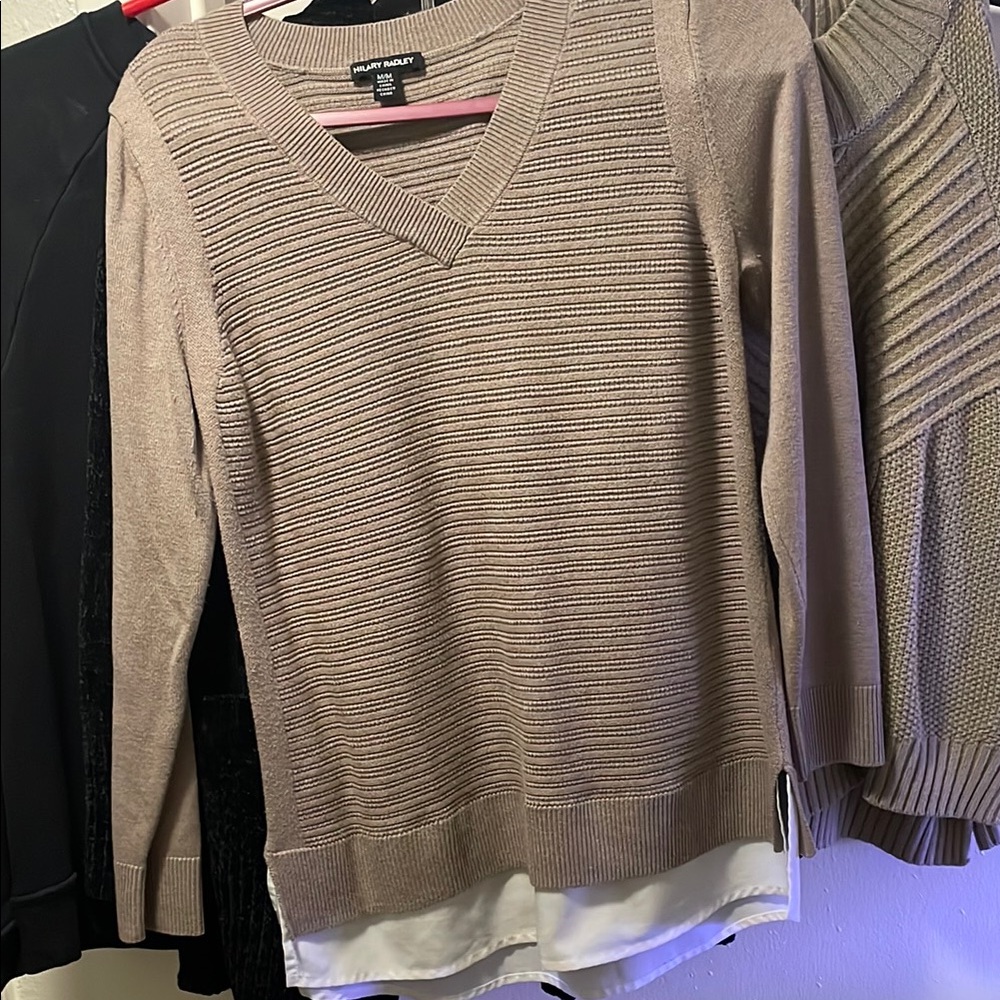 Women's V-Neck Sweater - Taupe